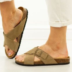 Taupe skórzane klapki damskie Filippo Dk7919/26. Klapki damskie Filippo, bez wzorów, z jeansu, casualowe, bez obcasa. Za 159.00 zł.