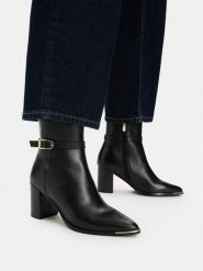 MEXX Botki EO-WI44-TUGA-01 Czarny. Czarne botki damskie Mexx, ze skóry, bez obcasa, na słupku, bez zapięcia. Za 449.99 zł.