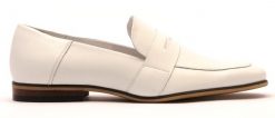 Białe loafersy - wsuwane buty męskie - penny loafers MODINI T238. Białe mokasyny męskie Modini Moda Męska, z gumy, casualowe. W wyprzedaży za 297.00 zł.