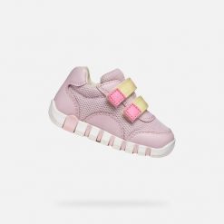 Buty GEOX B IUPIDOO GIRL Rose. Czerwone obuwie sportowe damskie Geox, bez wzorów, ze skóry, do biegania. Za 173.99 zł.