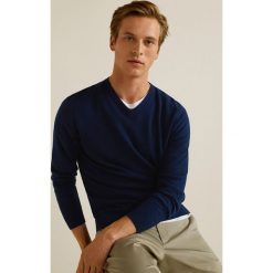Mango Man - Sweter Tenv. Szare swetry przez głowę męskie Mango Man, z bawełny. Za 139.90 zł.