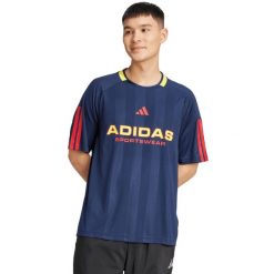 Koszulka męska adidas House of Tiro Jersey. Niebieskie buty sportowe męskie Adidas, m, bez wzorów, z jersey, bez kołnierzyka, bez ramiączek, na fitness i siłownię. Za 120.99 zł.