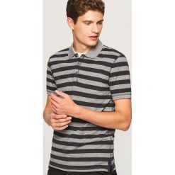 Koszulka polo w paski - Szary. Szare koszulki polo męskie Reserved, w paski. W wyprzedaży za 29.99 zł.