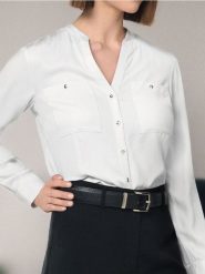 Koszula slim fit - kremowy. Białe koszule damskie Sinsay, l, bez wzorów, bez kołnierzyka, bez ramiączek. W wyprzedaży za 19.99 zł.