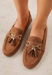 Brązowe Mokasyny VICES z Modnymi Chwostami z Imitacji Zamszu z Wkładką z Naturalnej Skóry Calirea. Brązowe mokasyny damskie Born2be, z jeansu, biznesowe. Za 89.99 zł.