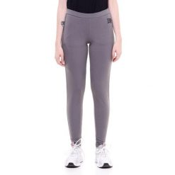 Legginsy damskie basic z małym logo. Szare legginsy damskie LEONE 1947 APPAREL, l, bez wzorów, z tkaniny. W wyprzedaży za 83.85 zł.