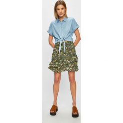 Jacqueline de Yong - Spódnica. Zielone spódnice damskie Jacqueline de Yong, m, bez wzorów, z materiału, casualowe, mini, proste. W wyprzedaży za 39.90 zł.