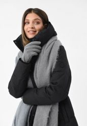 Rękawiczki z funkcją touch screen H-AMBER. Żółte rękawiczki damskie Volcano, bez wzorów, z dzianiny, eleganckie. Za 39.99 zł.