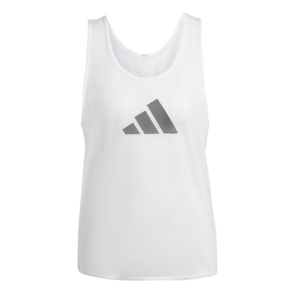 Śliniak treningowy adidas BIB24. Białe śliniaki dla dzieci Adidas, bez wzorów, z materiału. Za 39.90 zł.
