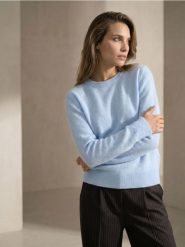Sweter chunky z domieszką wełny - błękitny. Niebieskie swetry damskie Sinsay, l, bez wzorów, z wełny, bez kołnierzyka, bez ramiączek, bez kaptura. Za 39.99 zł.
