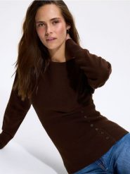 Sweter z guzikami - ciemnobrązowy. Brązowe swetry damskie Reserved, l, bez wzorów, z dzianiny, bez kołnierzyka, bez ramiączek, bez kaptura. Za 119.99 zł.