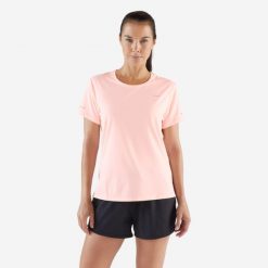 Koszulka do biegania damska Kiprun Run 500 Dry. Czerwone koszulki sportowe damskie KIPRUN, l, bez wzorów, z elastanu, sportowe, bez kołnierzyka. Za 59.99 zł.