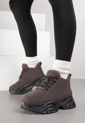 Brązowe Traperki Sneakersy Vices na Grubej Tłoczonej Platformie Typu Traperki Narrise. Brązowe śniegowce i trapery damskie Born2be, z jeansu. Za 99.99 zł.