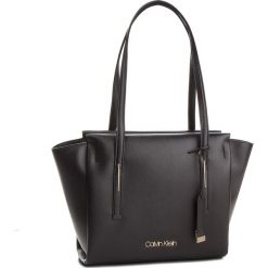 Torebka CALVIN KLEIN - Frame Med Shopper K60K604596 001. Torby na ramię damskie marki Calvin Klein. W wyprzedaży za 439.00 zł.