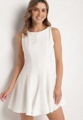 Biała Rozkloszowana Sukienka Ozdobiona Przeszyciami Evinini. Białe sukienki damskie Born2be, m, bez wzorów, eleganckie, bez kołnierzyka, bez ramiączek, mini, rozkloszowane. Za 84.99 zł.
