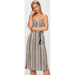 Answear - Sukienka. Sukienki damskie ANSWEAR, na co dzień, m, bez wzorów, z materiału, casualowe, bez kołnierzyka, bez ramiączek, midi, proste. Za 139.90 zł.