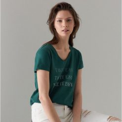Bawełniana koszulka z nadrukiem - Zielony. T-shirty damskie marki Mohito. Za 29.99 zł.