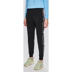 Calvin Klein Jeans - Spodnie. Jeansy damskie marki Calvin Klein Jeans. Za 399.90 zł.