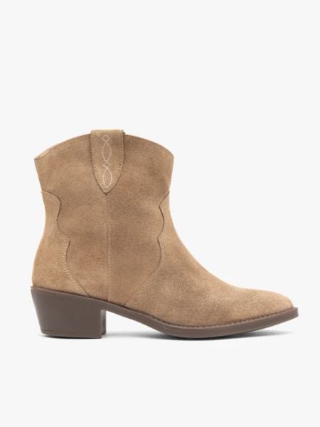 Beżowe botki kowbojki. Brązowe botki damskie Brawo sp. z o.o., na jesień, ze skóry, eleganckie, za kostkę, bez obcasa, na obcasie, bez zapięcia. Za 529.99 zł.