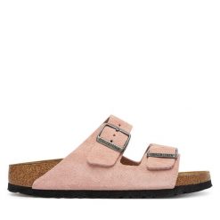 Klapki Birkenstock. Czerwone klapki damskie Birkenstock, bez wzorów, bez obcasa. Za 509.99 zł.
