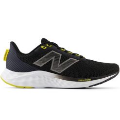 Buty męskie New Balance Fresh Foam Arishi v4 MARISYY4 – czarne. Czarne buty sportowe męskie New Balance, z materiału, bez zapięcia, do biegania. Za 199.99 zł.