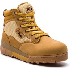 Kozaki FILA - Grunge Mid 1010107.EDU Chipmunk. Brązowe kozaki męskie Fila, z materiału. W wyprzedaży za 349.00 zł.