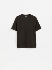 Strukturalny t-shirt regular fit - oliwkowy. Zielone t-shirty męskie Reserved, l, bez wzorów, z bawełny, bez kołnierzyka. Za 79.99 zł.