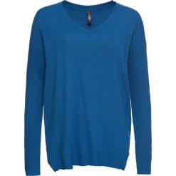 Sweter z dużym dekoltem w serek bonprix niebieski. Swetry damskie marki bonprix. Za 59.99 zł.