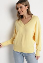 Żółty Sweter z Dekoltem w V z Domieszką Kaszmiru Mariara. Żółte swetry damskie Born2be, uniwersalny, bez wzorów, z jeansu, bez kołnierzyka, bez ramiączek, bez kaptura. Za 109.99 zł.