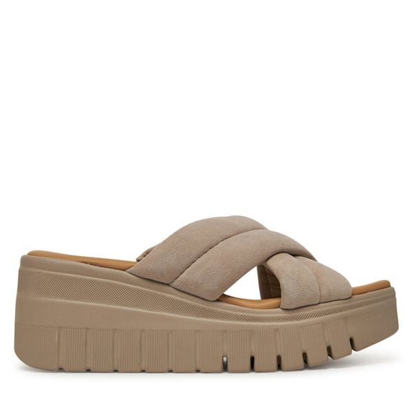 Klapki Tamaris. Brązowe klapki damskie Tamaris, bez wzorów, bez obcasa. Za 219.99 zł.
