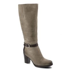 Brązowe Kozaki Simen Damskie Stylowe Buty Zimowe. Brązowe kozaki damskie Simen, z nubiku, bez obcasa, na obcasie. Za 299.00 zł.