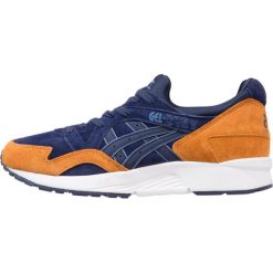 Asics Tiger GELLYTE V Tenisówki i Trampki peacoat. Trampki męskie marki Asics Tiger. W wyprzedaży za 384.30 zł.