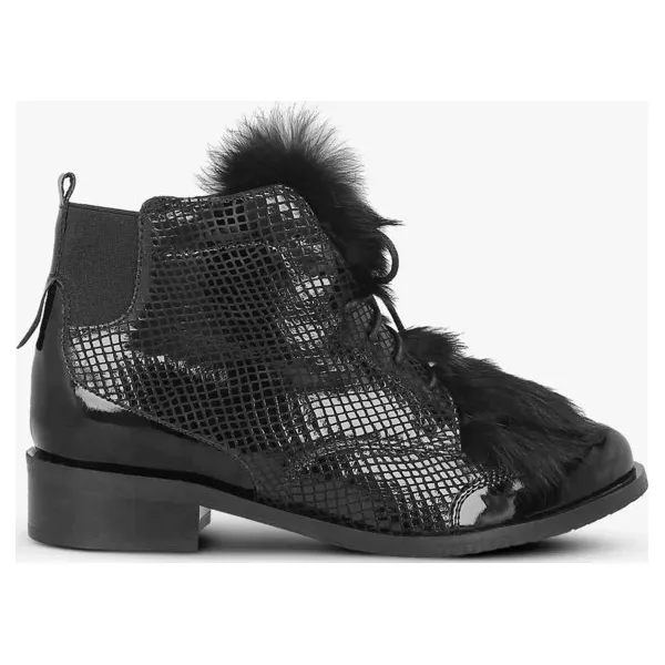 Symbiosis Botki Lynette , czarny, rozmiar 9. Czarne botki damskie Symbiosis, z futra, bez obcasa, na obcasie, bez zapięcia. W wyprzedaży za 249.99 zł.