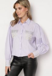 Fioletowa Koszula Bogato Ozdobiona Cyrkoniami i Perłami Primulla. Fioletowe bluzki damskie Born2be, m, bez wzorów, eleganckie, bez kołnierzyka, bez ramiączek. Za 84.99 zł.