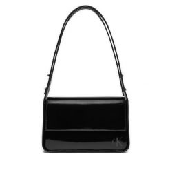 Torebka Calvin Klein. Czarne torebki do ręki damskie Calvin Klein, bez wzorów, klasyczne, bez dodatków. Za 449.99 zł.
