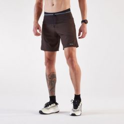 Spodenki do biegania w terenie męskie Kiprun Run 900 Ultra. Brązowe krótkie spodenki sportowe męskie KIPRUN, l, bez wzorów, ze skóry, do biegania. Za 99.99 zł.