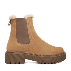 Sztyblety Lasocki. Brązowe botki damskie Lasocki, bez obcasa, na płaskiej podeszwie, bez zapięcia. Za 259.99 zł.