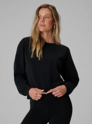 4F Bluza dresowa regular z modalem damska - czarna XS. Czarne swetry damskie 4f, xs, bez wzorów, z dresówki, klasyczne, bez kołnierzyka, bez ramiączek, bez kaptura. Za 169.99 zł.