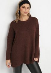 Brązowy Klasyczny Sweter o Kroju Oversize Zallelia. Brązowe swetry damskie Born2be, na jesień, bez wzorów, z wełny, biznesowe, bez kołnierzyka, bez ramiączek, długie, bez kaptura. Za 149.99 zł.