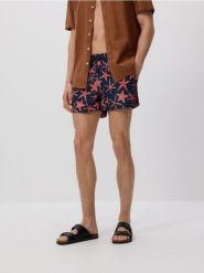 Wzorzyste szorty plażowe - szary. Szare szorty męskie Reserved, l, bez wzorów, z tkaniny. W wyprzedaży za 49.99 zł.