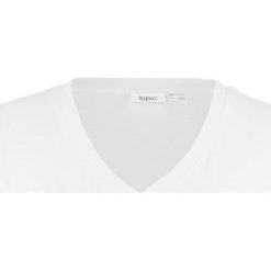 Shirt z dekoltem w serek, krótki rękaw bonprix biały. Bluzki damskie bonprix. Za 21.99 zł.