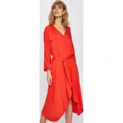 Answear - Sukienka. Czarne sukienki damskie ANSWEAR, l, bez wzorów, z tkaniny, casualowe, bez kołnierzyka, bez ramiączek. Za 129.90 zł.
