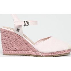 Big Star - Espadryle. Czerwone espadryle damskie Big Star, bez wzorów, z materiału, retro, z okrągłym noskiem, bez obcasa, na koturnie, bez zapięcia. W wyprzedaży za 69.90 zł.