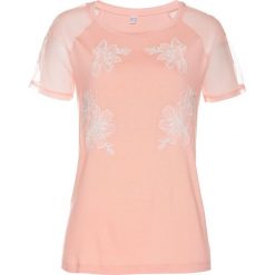 Shirt z kwiatową aplikacją bonprix brzoskwiniowy. Bluzki damskie bonprix. Za 99.99 zł.