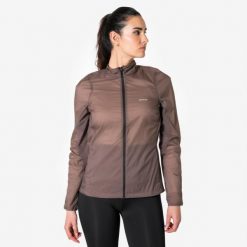 Kurtka do biegania wiatrówka damska Kiprun Run 500. Brązowe kurtki damskie KIPRUN, na zimę, m, bez wzorów, z materiału, bez kaptura. Za 149.99 zł.