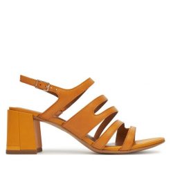 Sandały Tamaris. Żółte sandały damskie Tamaris, bez wzorów, bez obcasa, na słupku, bez zapięcia. Za 269.99 zł.