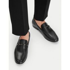 Loafersy GINO ROSSI. Czarne mokasyny męskie Gino Rossi. Za 399.99 zł.