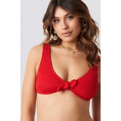 NA-KD Swimwear Smocked Knot Tie Bikini Top - Red. Bikini damskie marki NA-KD Swimwear. Za 100.95 zł.