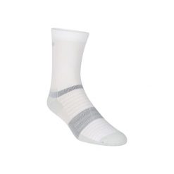 Skarpety do biegania Inov-8 Active High. Białe obuwie sportowe damskie Inov-8, bez wzorów. Za 68.19 zł.