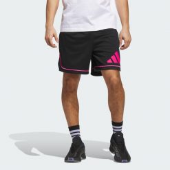 Szorty adidas Basketball Badge of Sport. Brązowe krótkie spodenki sportowe męskie Adidas, bez wzorów, z materiału, do koszykówki. W wyprzedaży za 123.67 zł.